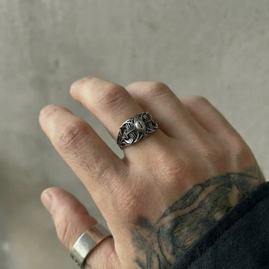 Sin-Bearer's Gaze Ring