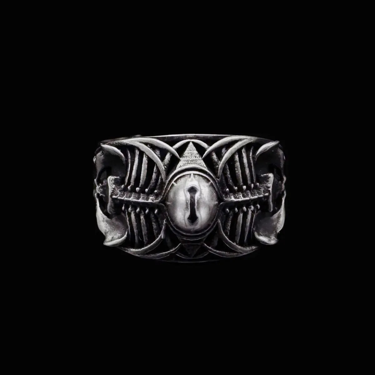 Sin-Bearer's Gaze Ring
