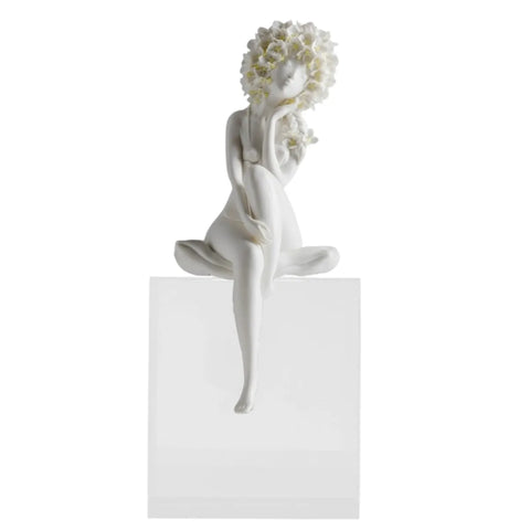 Serene Blanc de Chine Lady