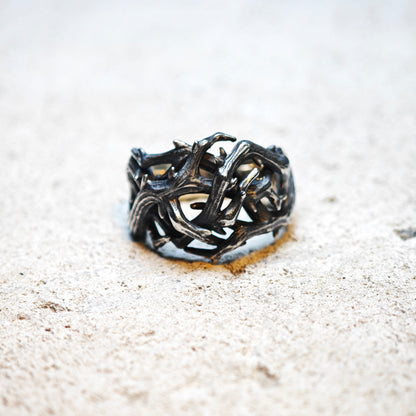 Untamed Thorns Ring