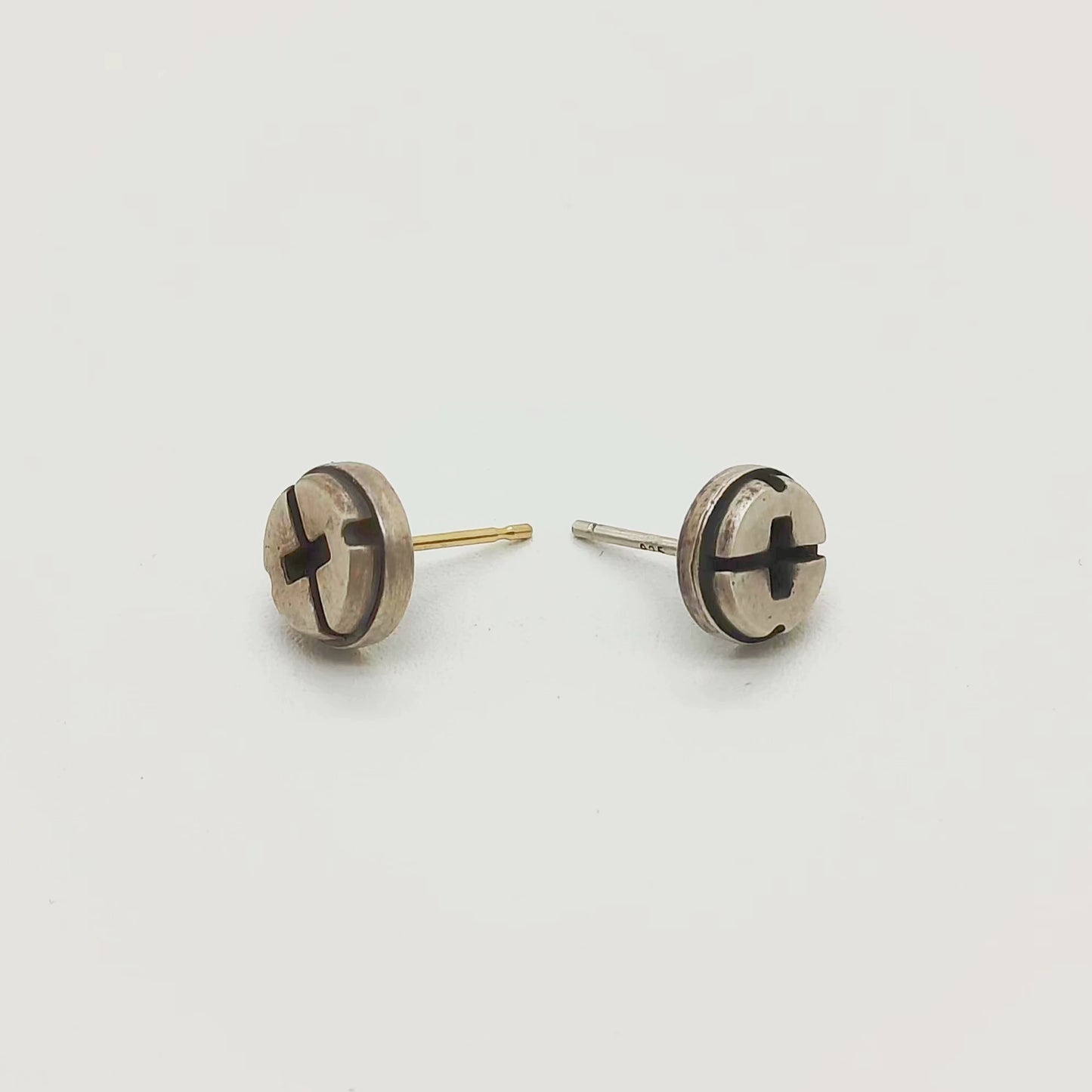 QITREASURES handmade 925 sterling silver stud earring in an industrial screw design with an oxidized silver finish.