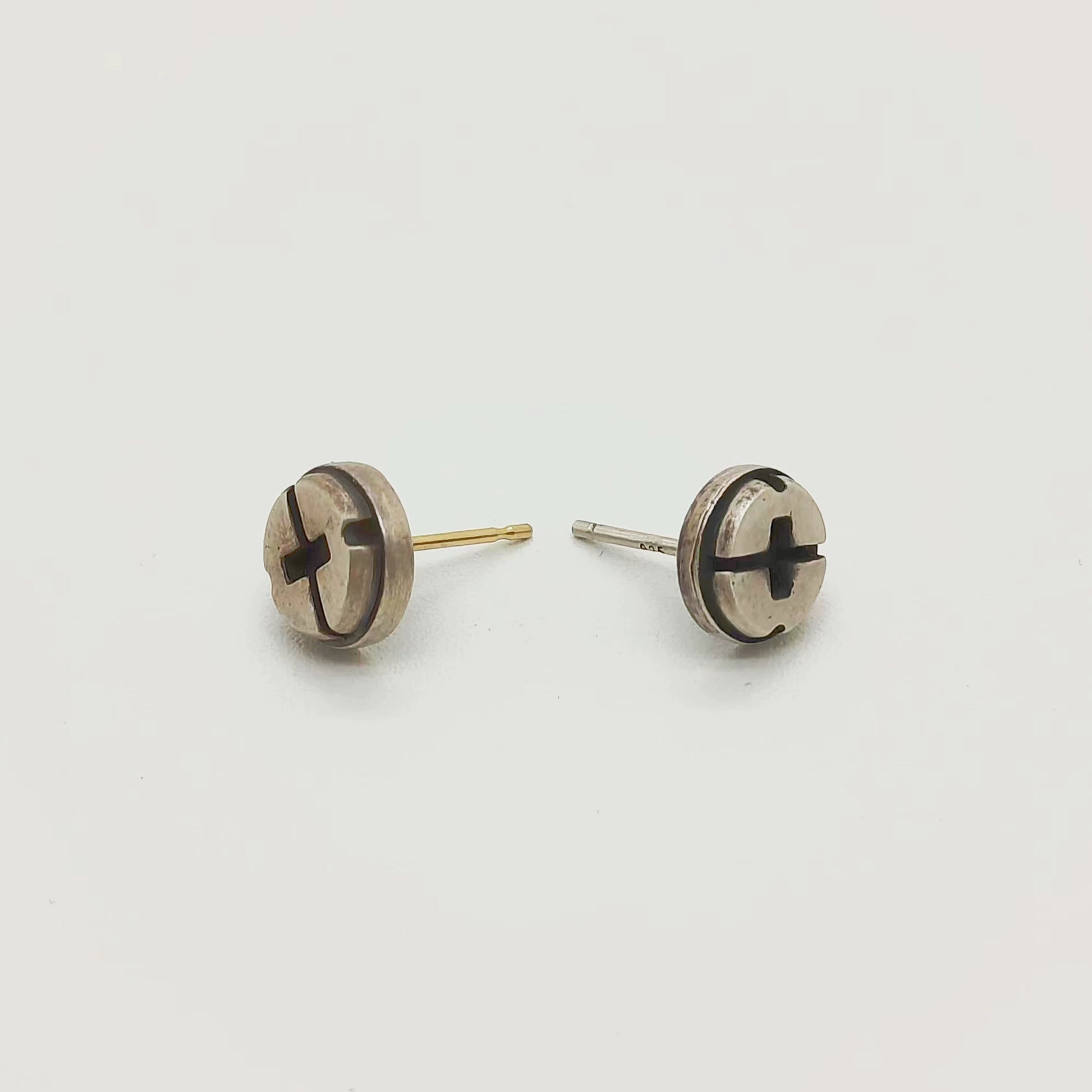 QITREASURES handmade 925 sterling silver stud earring in an industrial screw design with an oxidized silver finish.