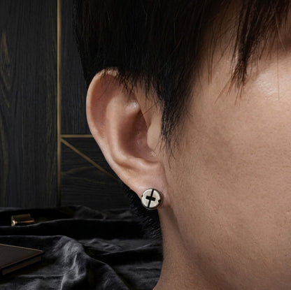 QITREASURES handmade 925 sterling silver stud earring in an industrial screw design with an oxidized silver finish.