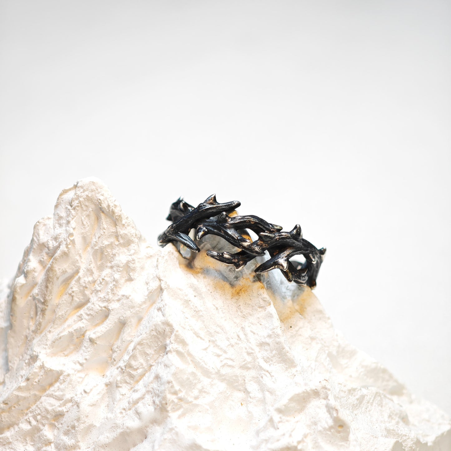 Untamed Thorns Ring